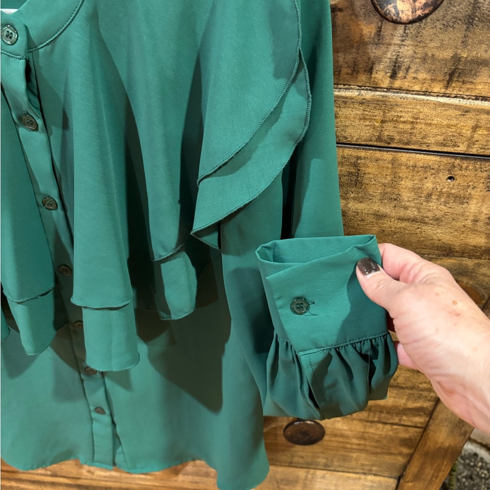C+D+M Ruffle Front‎ Button-Up Blouse - Picture 4 of 7